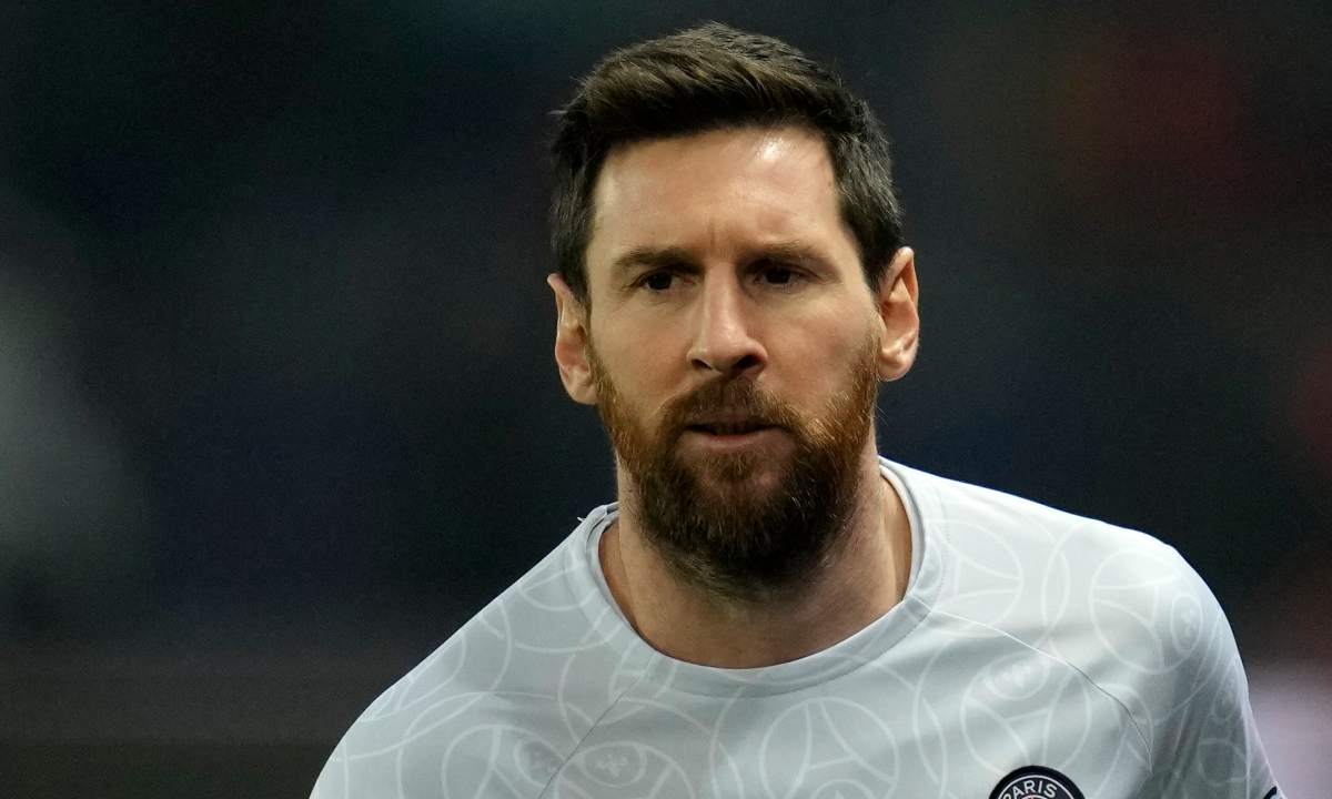 Messi rompe col PSG: blitz notturno del padre