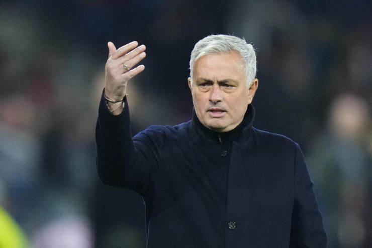 Mourinho, la strategia e la panchina della Roma: il confronto con le rivali Champions