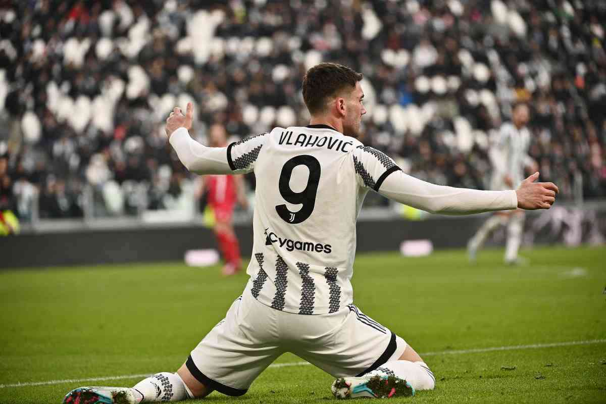 Juventus, Corvino consiglia Vlahovic: "Resti anche senza coppe"
