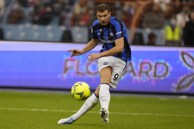 Inter, niente ritiro per Dzeko