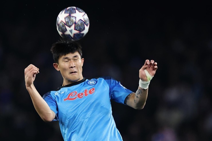 Bufera su Kim: la reazione del difensore del Napoli 