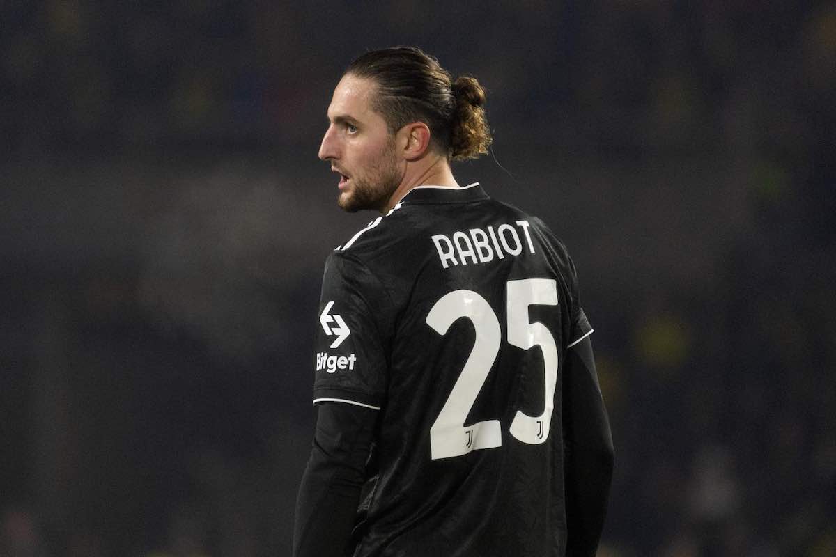 Juve-Samp: tocco di mano di Rabiot?