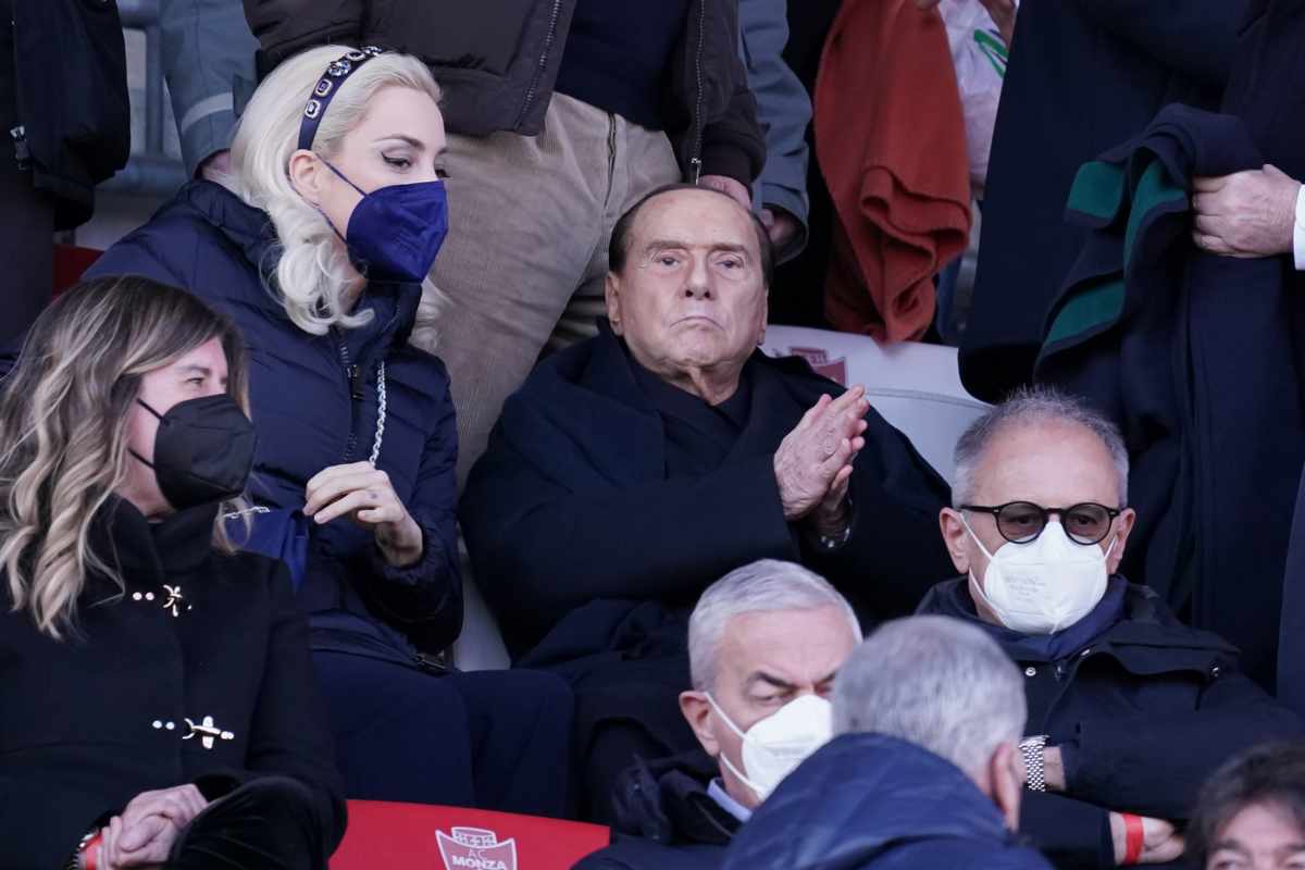 Berlusconi ricoverato al San Raffaele