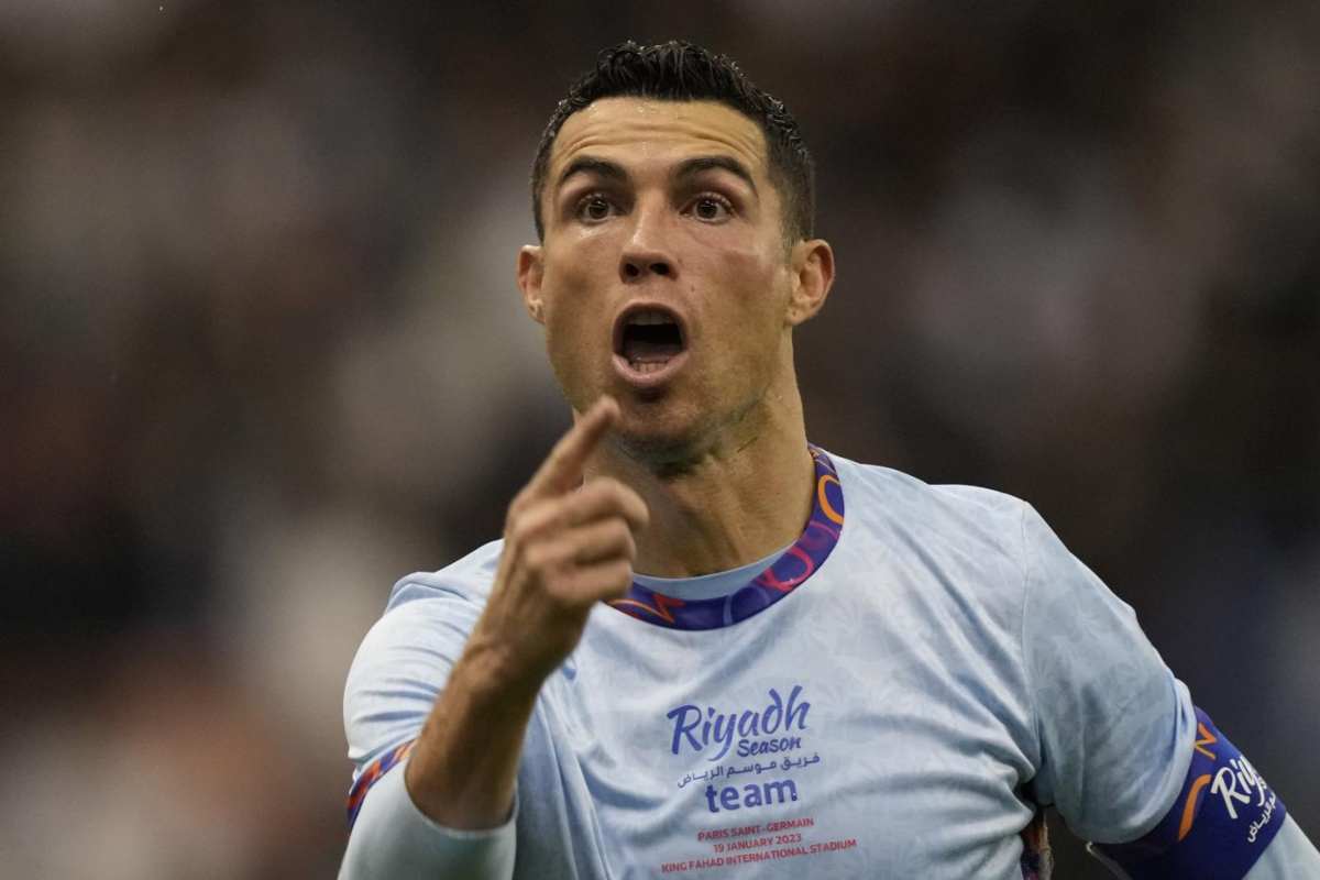 Rabbia Ronaldo: furia su una bottiglietta 