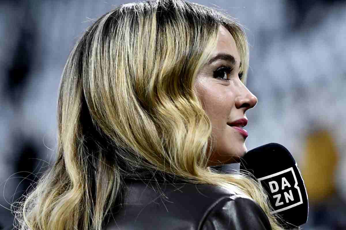 Diletta Leotta Stadium Juventus-Napoli scollatura