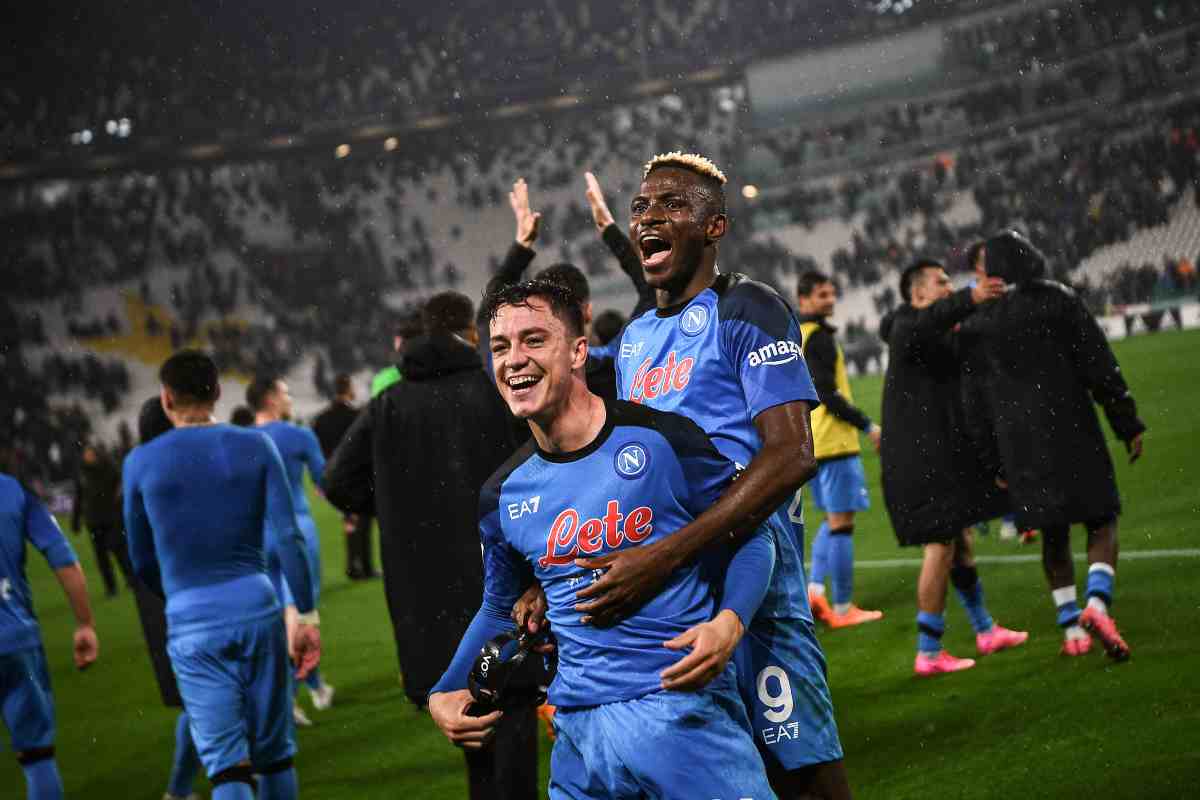 Il Napoli batte la Juventus grazie a Raspadori