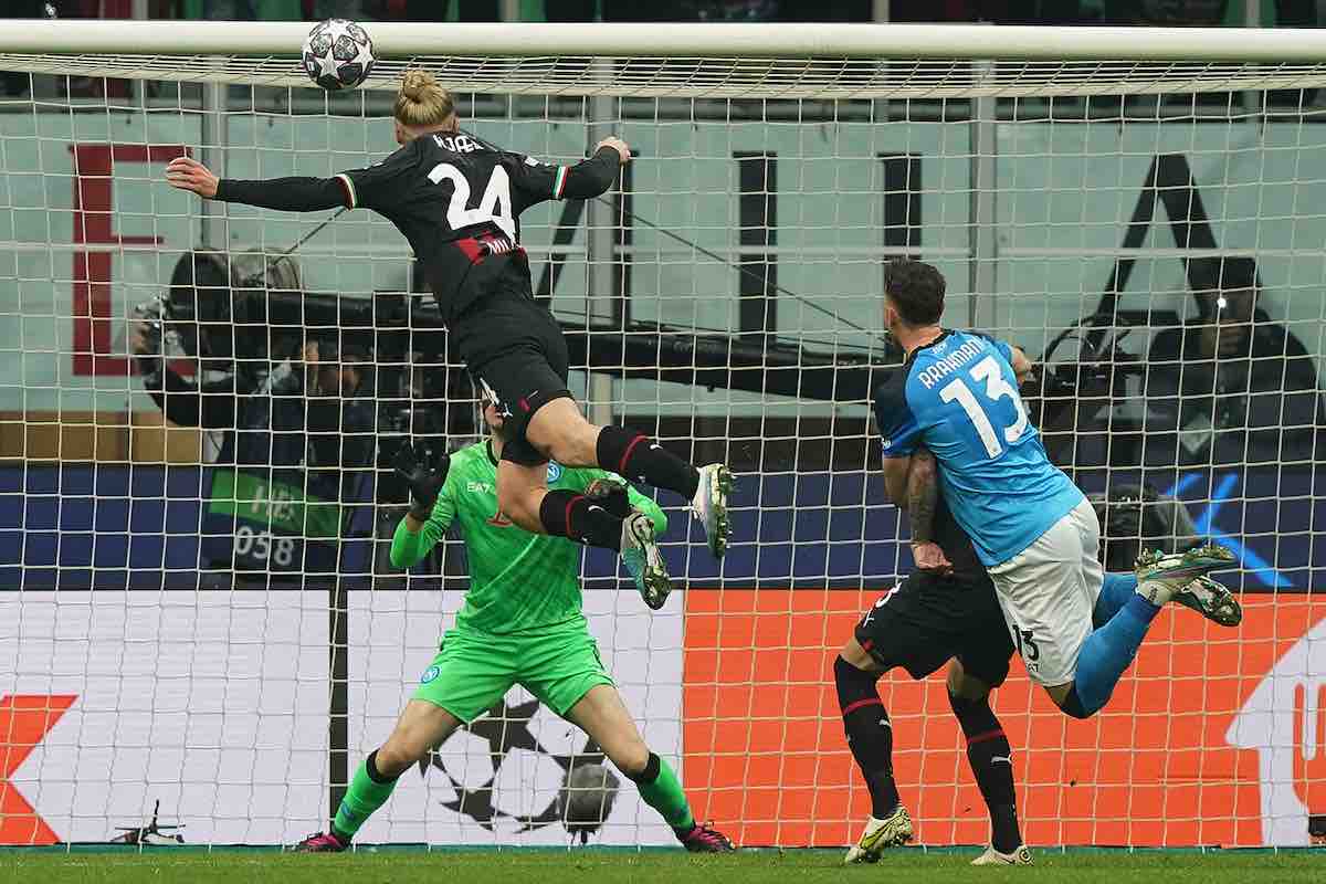 Milan Kjaer torna leader