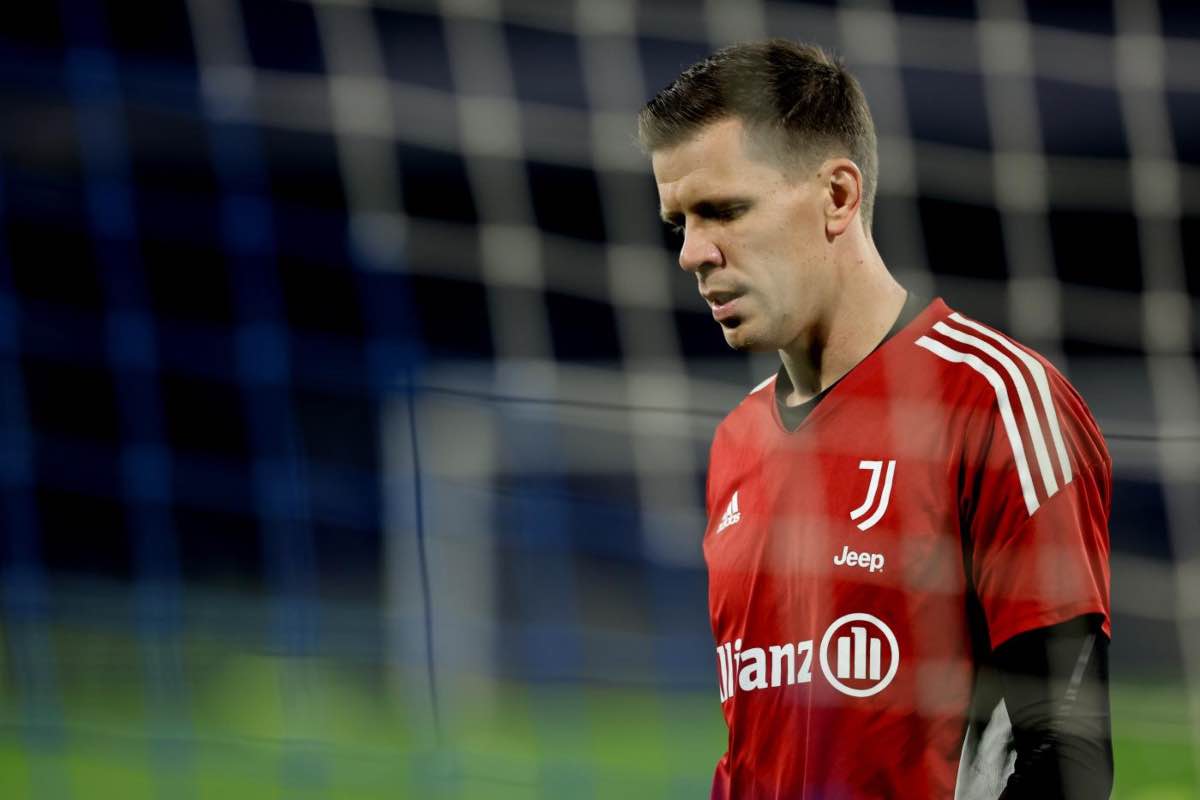 Malore e sostituzione per Szczesny