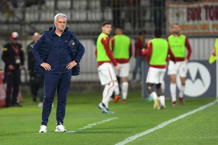 Furia Mourinho, arbitro nel mirino e messaggio alla società: "È orribile"