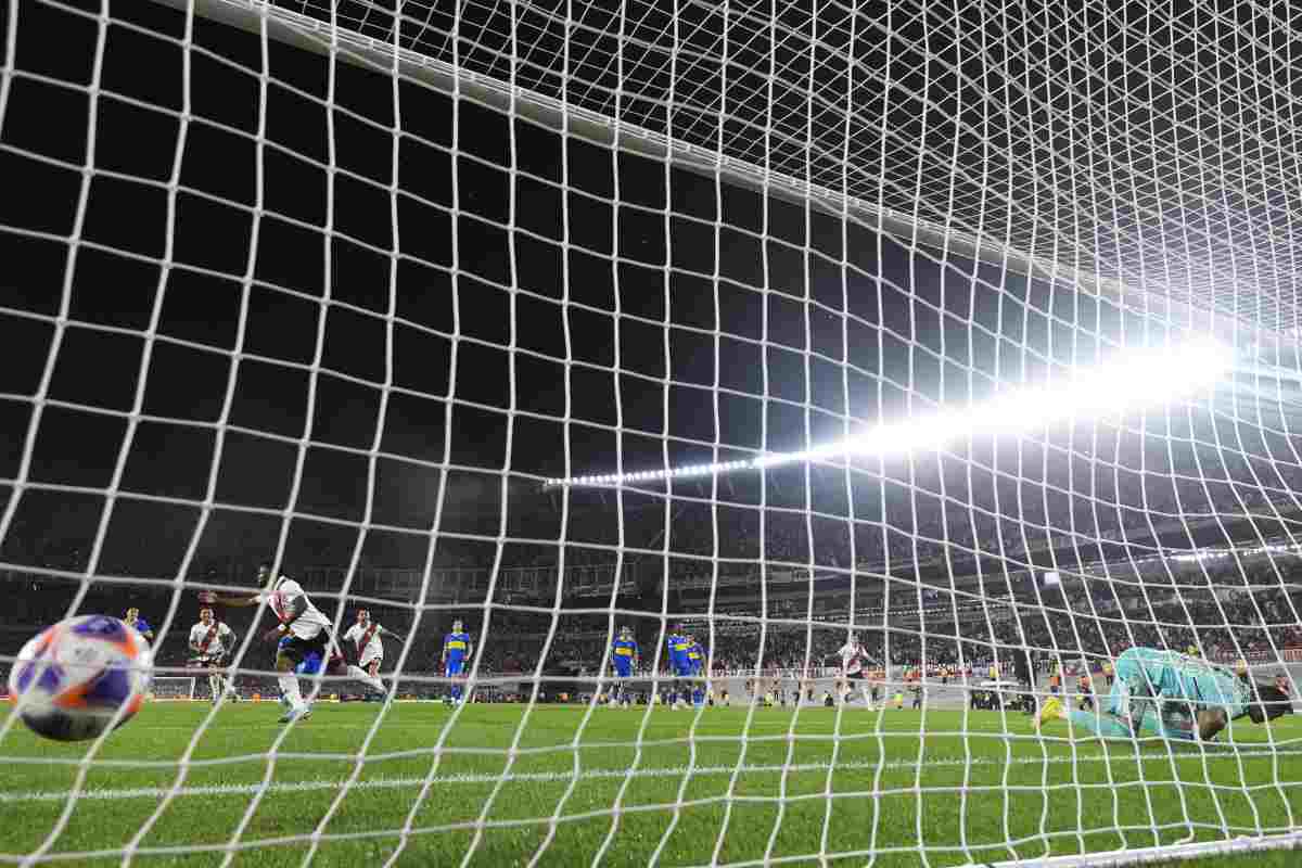 Morte Hernan Manrique, UFFICIALE: rinviata Racing-Velez