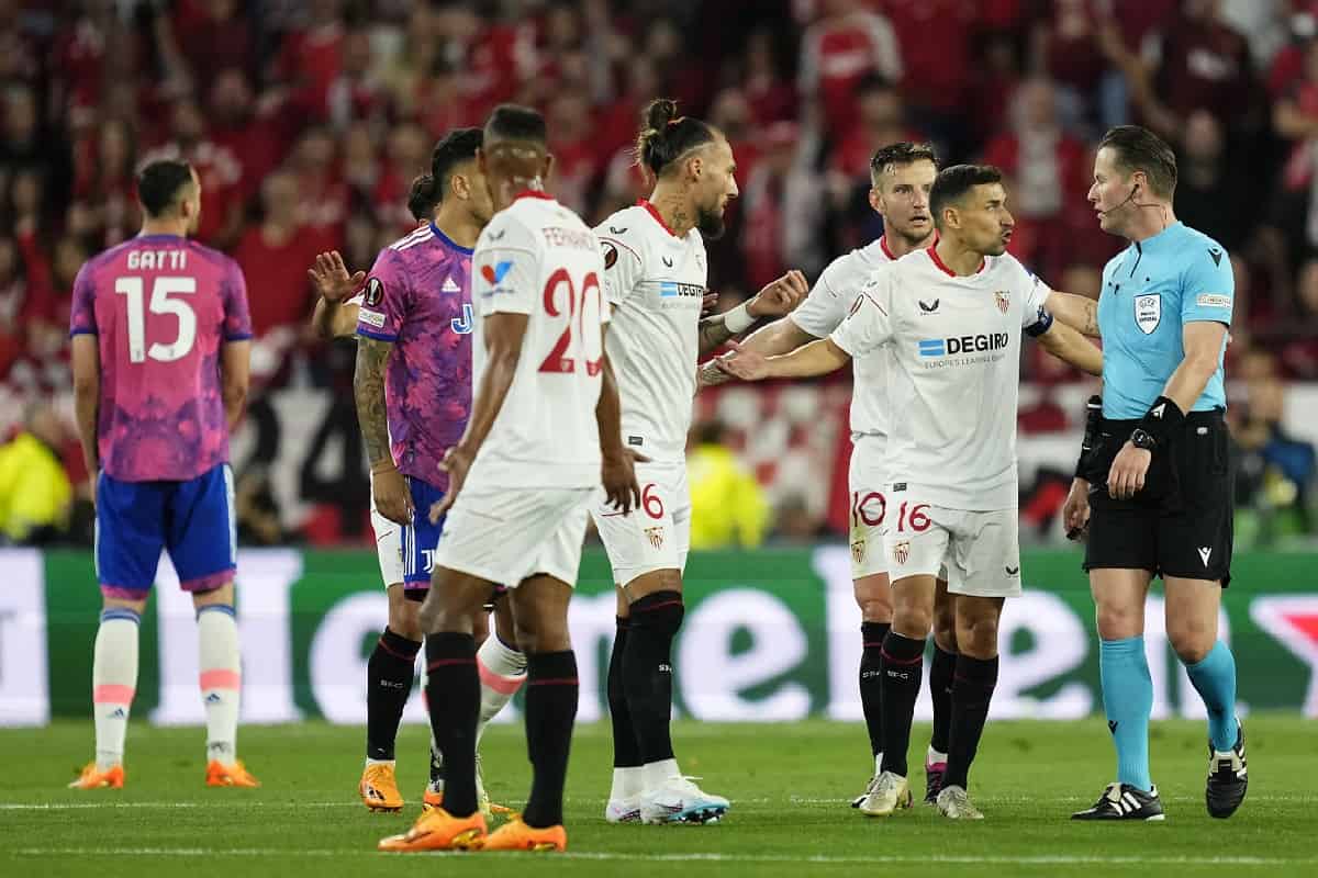 Ripetizione Siviglia-Juventus: rischio violazione Regola 12