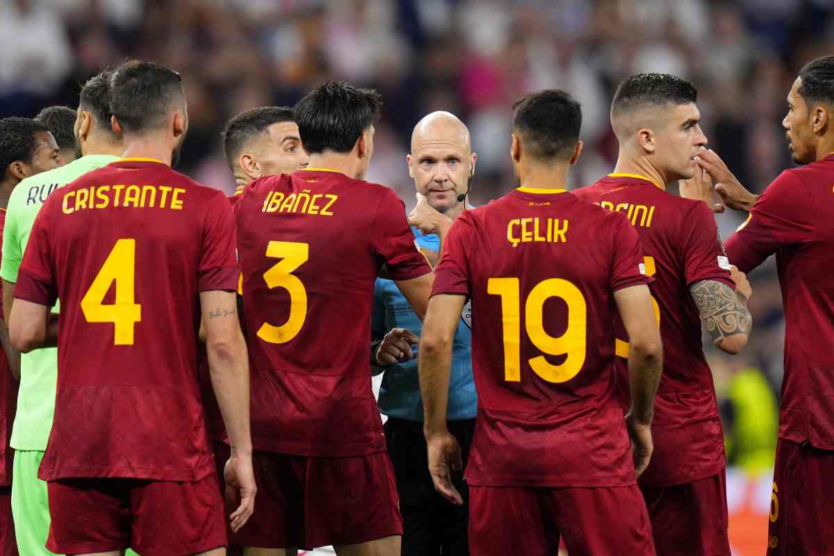 Siviglia-Roma, Taylor nel mirino dei tifosi