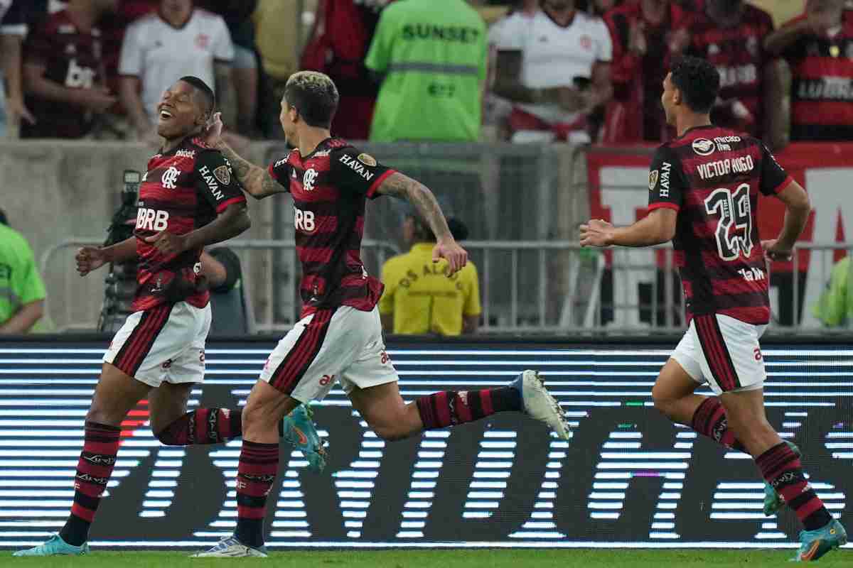 La Roma sfida la Juve, blitz in casa Flamengo