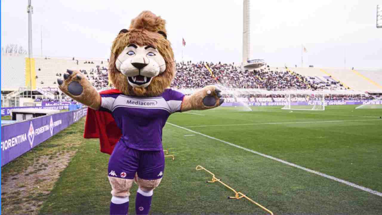 Lorenzo mascotte Fiorentina stadio Franchi