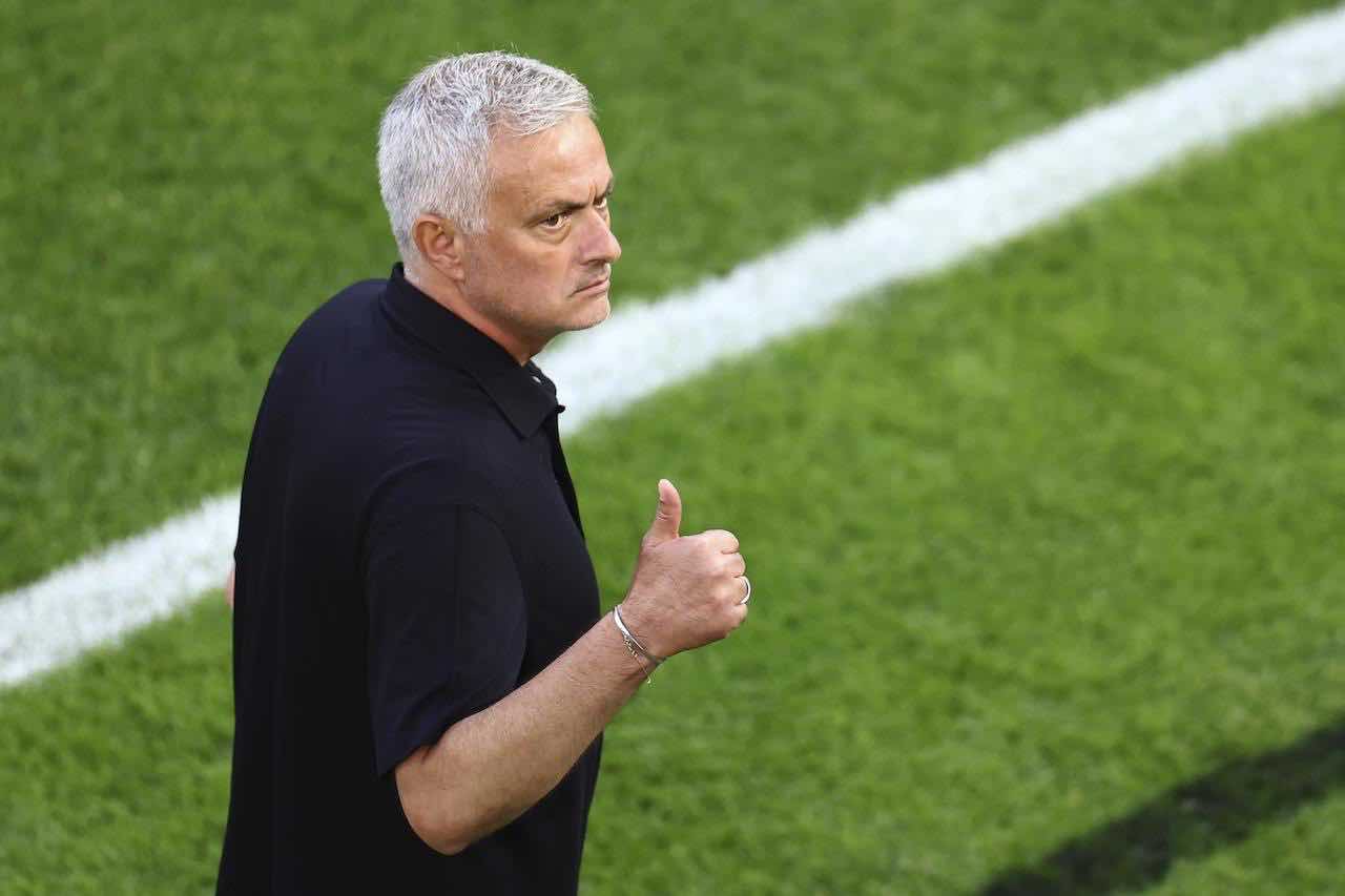 Roma, pressing PSG su Mourinho