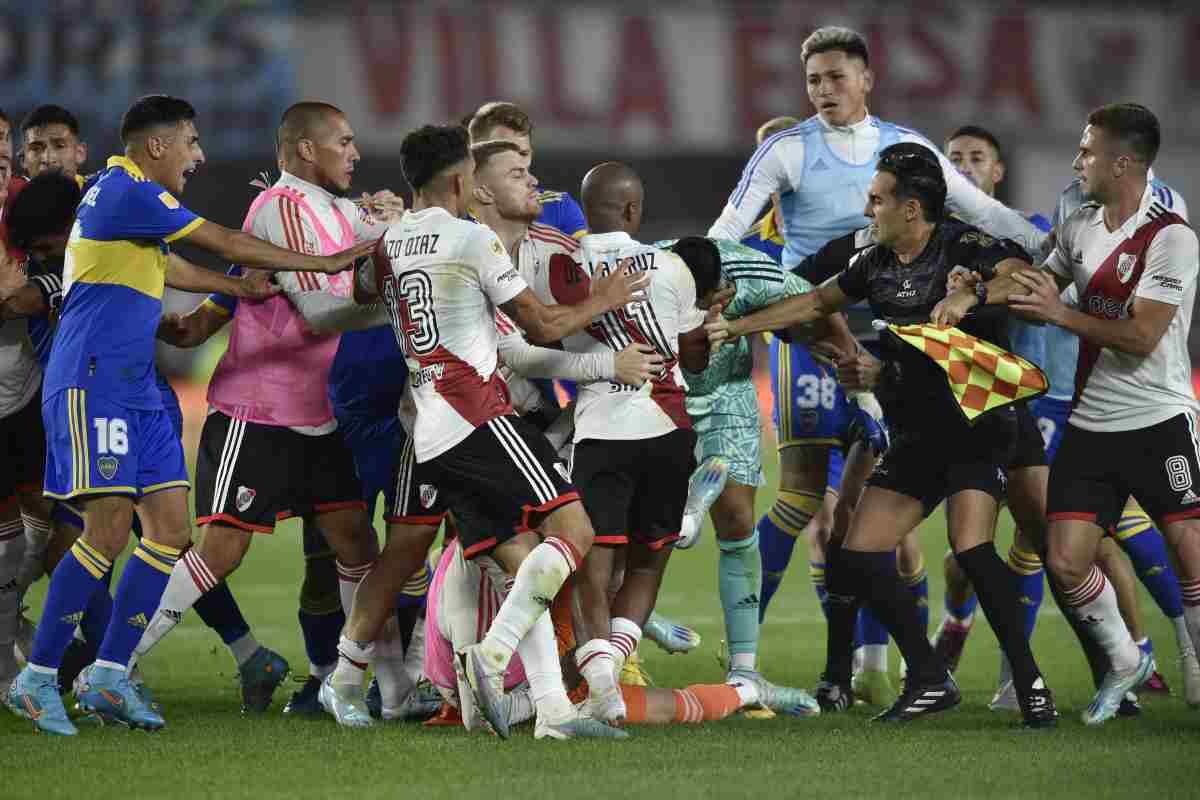 River Plate-Boca Juniors rissa sette espulsi maxi squalifiche