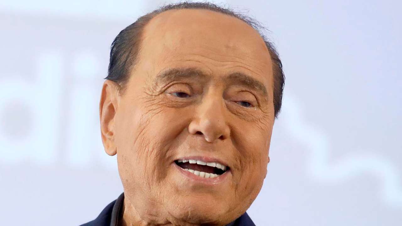 Silvio Berlusconi titolo di studio