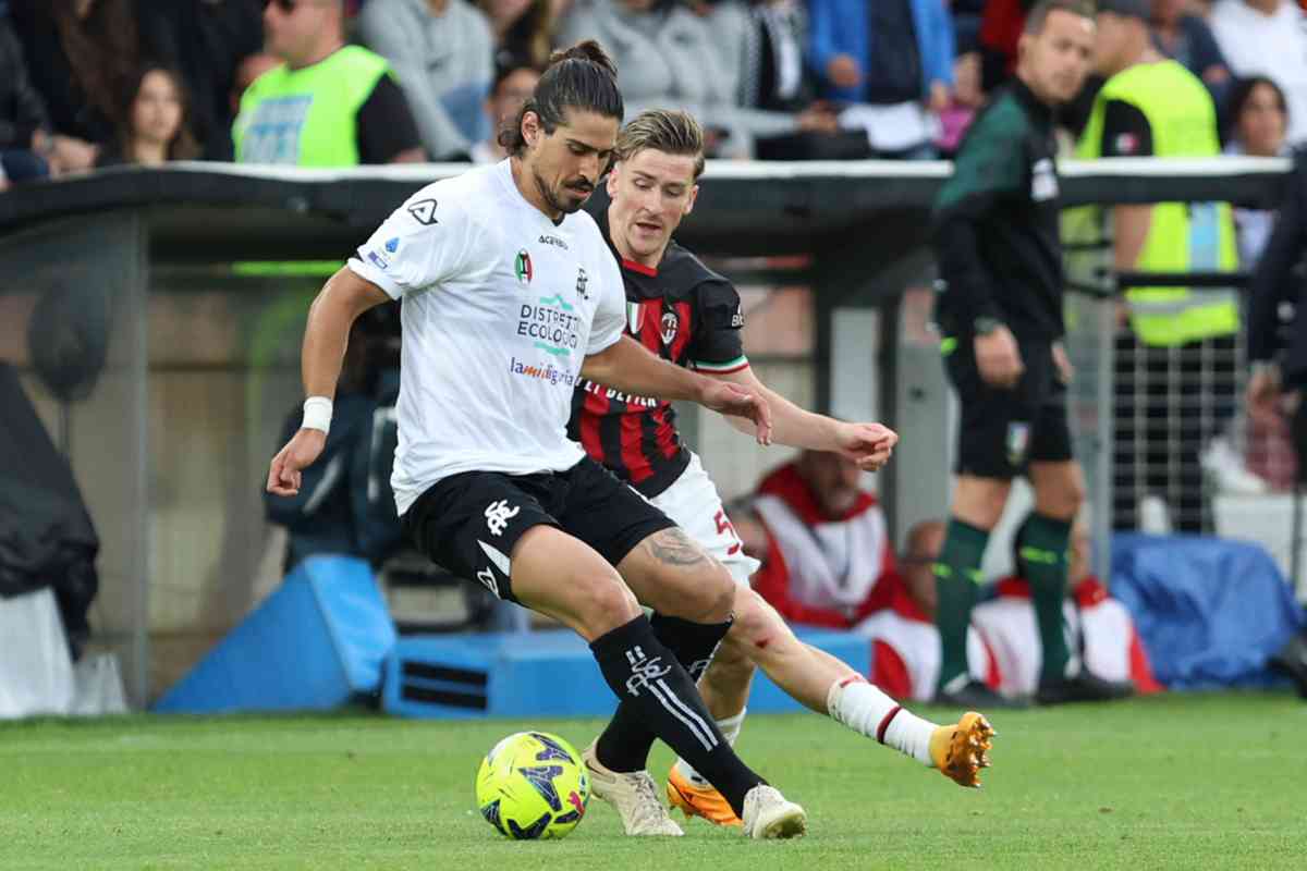 Spezia-Milan, scontro con Saelemaekers