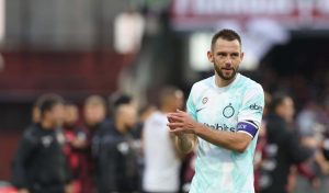 De Vrij rinnova con l'Inter