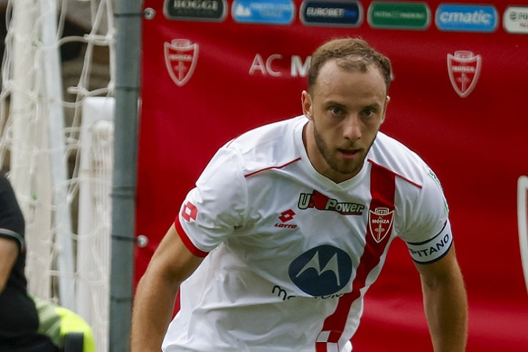 Calciomercato Juventus, Kostic piace a tanti: Carlos Augusto al suo posto