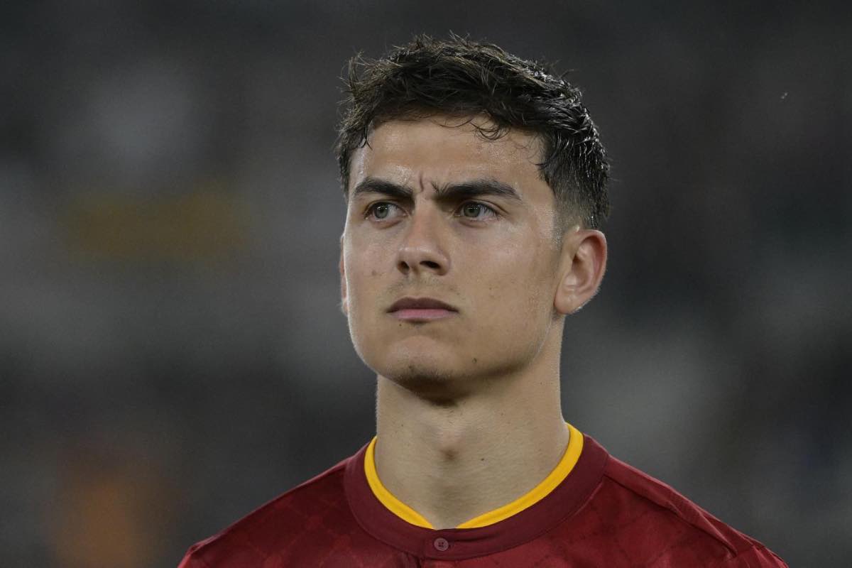 Roma, problema fisico per Dybala