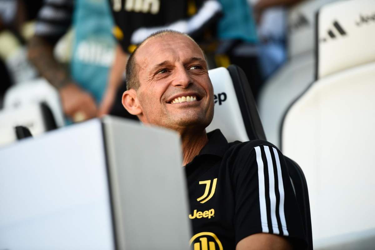 Allegri sorridente in panchina