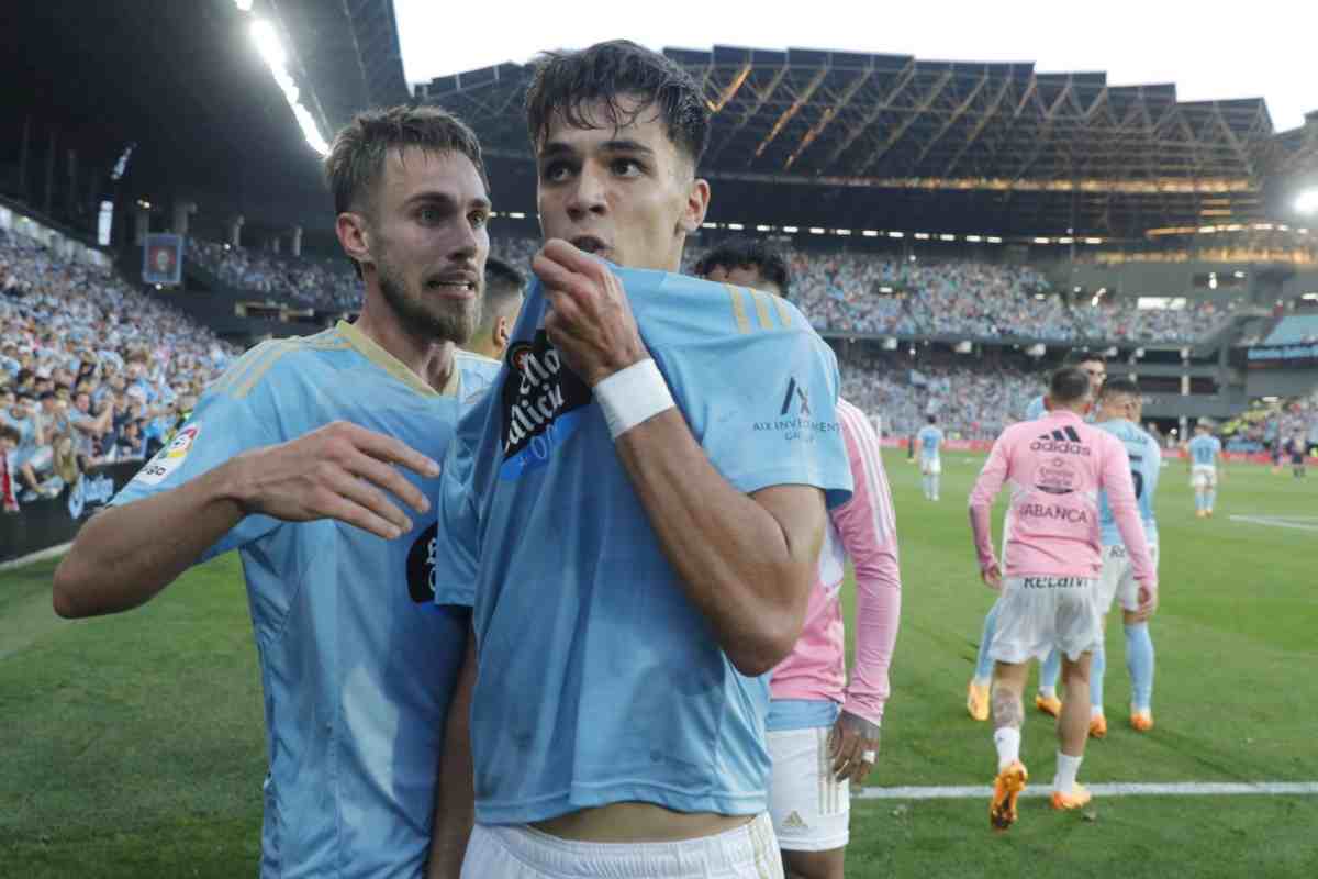 Gabri Veiga esulta col Celta Vigo dopo il gol al Barcellona