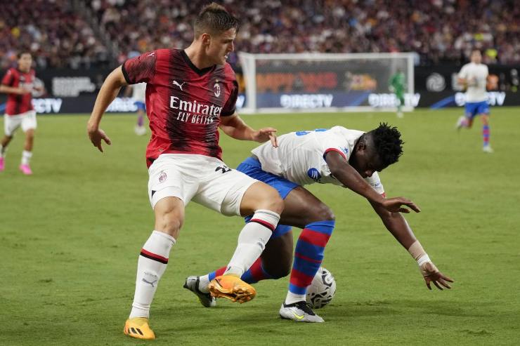 Lorenzo Colombo durante un'amichevole con il Milan