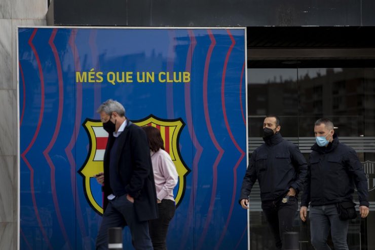Barcellona accusa di corruzione