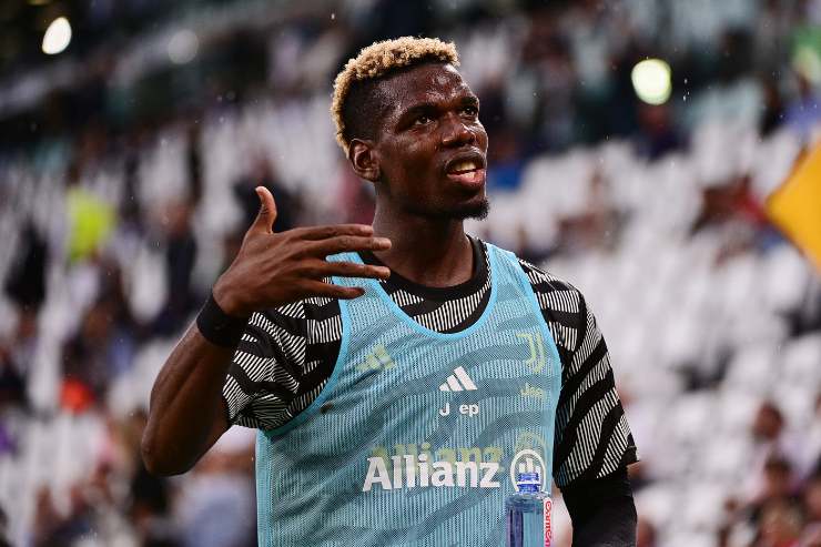 Pogba si riscalda allo Stadium