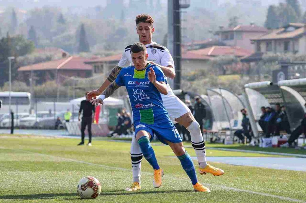 Una gara del Feralpisalò contro il Cesena nel piccolo impianto 'Lino Turina'