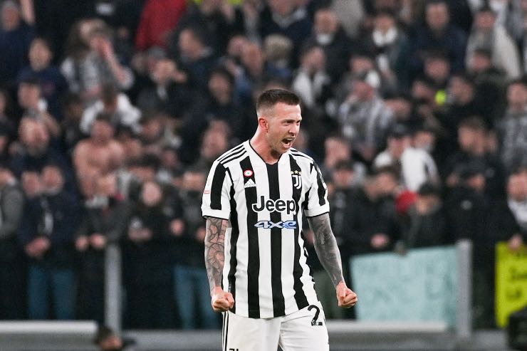 Bufera social per il ritorno di Bernardeschi alla Juve