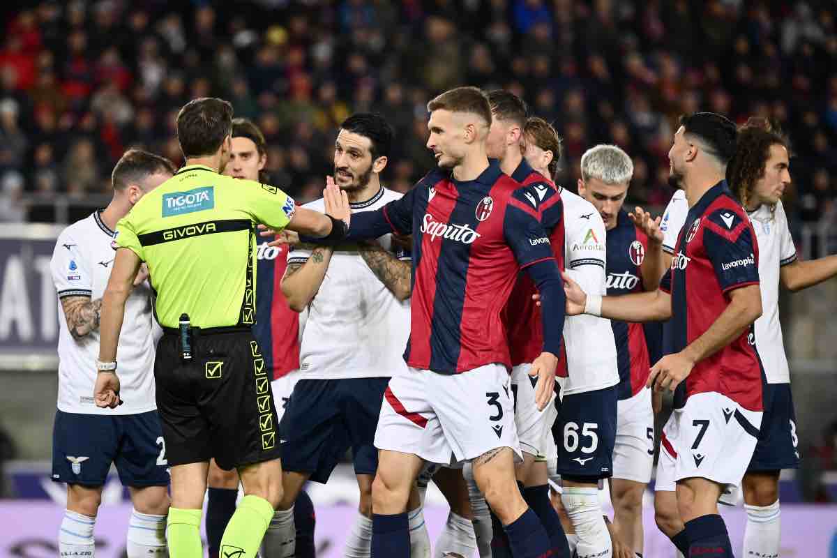 Bologna-Lazio, saltano i nervi nel finale: si accende il parapiglia