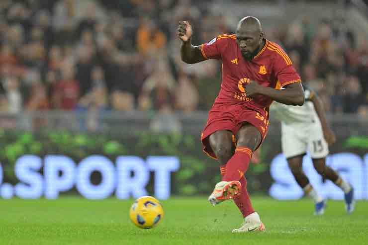 Roma-Lecce, tra Dybala e Lukaku succede di tutto: la reazione dei tifosi