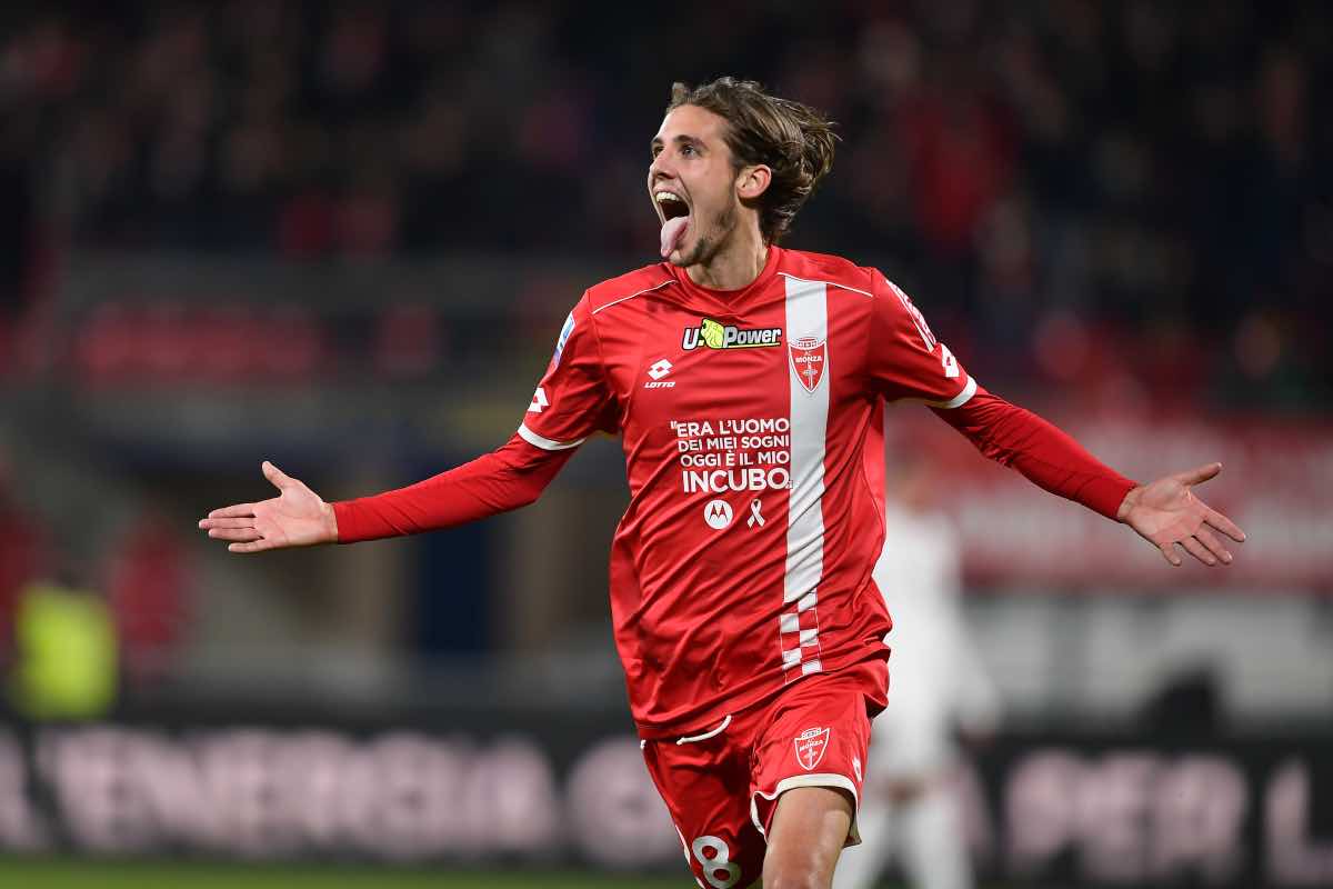 Andrea Colpani esulta col Monza