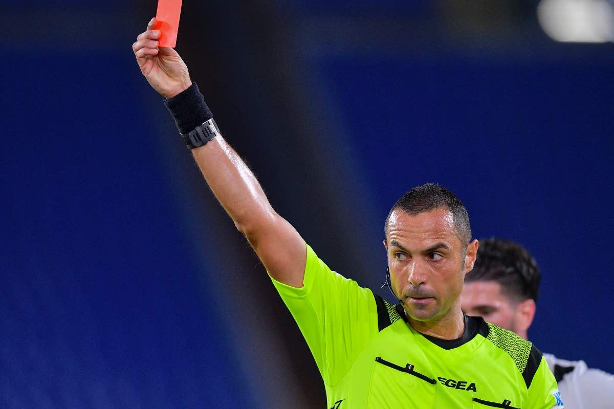 Inibito un dirigente del Crotone, espulso l'allenatore