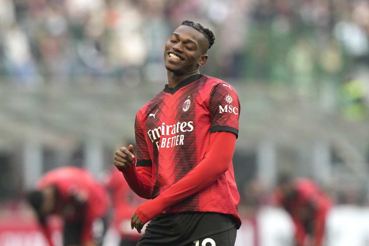 Milan Leao intervista scudetto gruppo