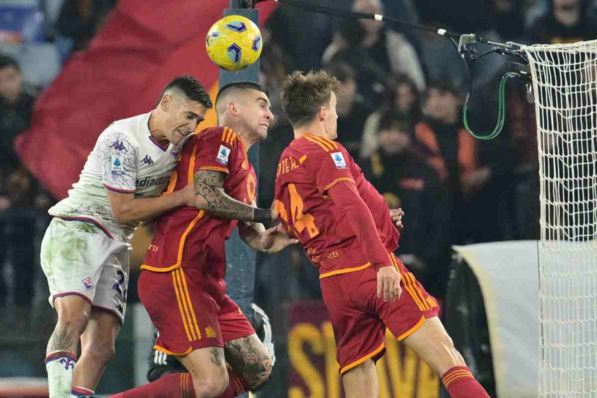 Nella folle serata dell'Olimpico tra Roma e Fiorentina non sono mancati episodi arbitrali importanti. Ne spunta anche uno a sorpresa 