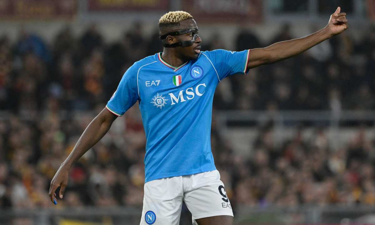 Osimhen tra rinnovo e cessioni, l'agente: "Tante offerte monstre"