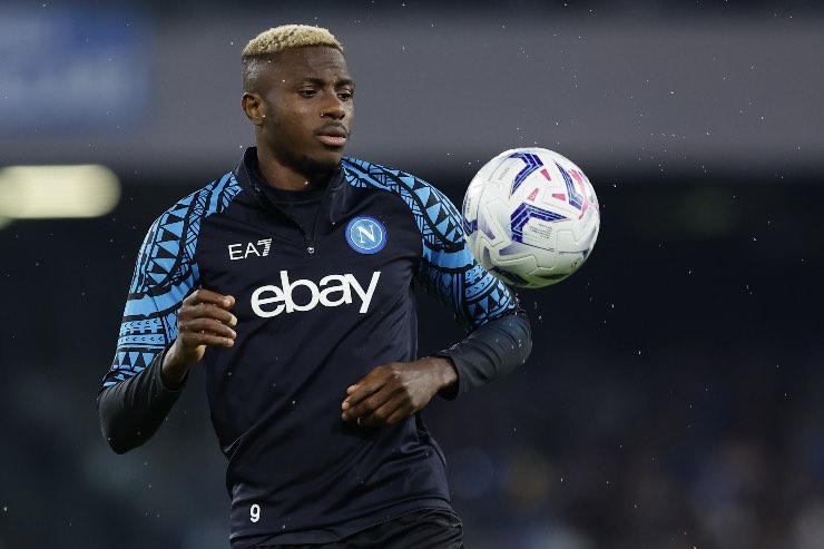 Mazzarri prima dell'inizio di Napoli-Inter