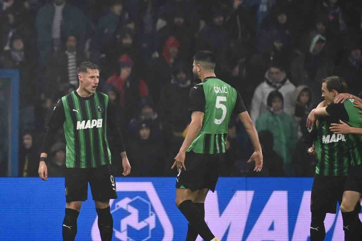 Pinamonti gela la Fiorentina: il Sassuolo ritorna alla vittoria, VAR protagonista