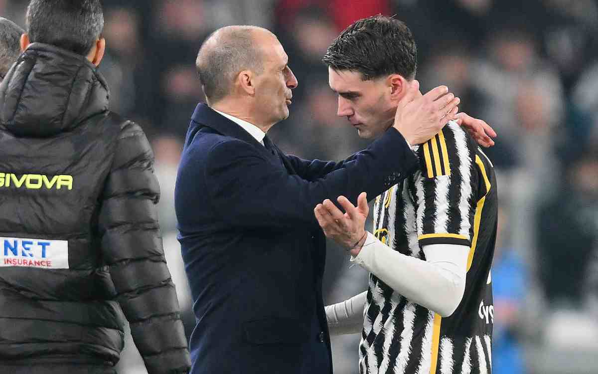 Vlahovic e Allegri sotto esame: "Può andare via anche subito"