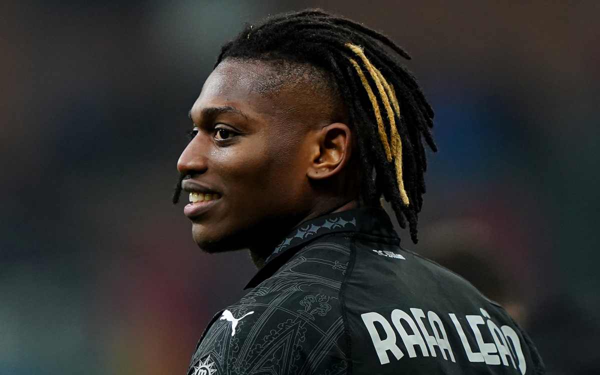 "Chiesa per il dopo Leao": Viviano consiglia il Milan