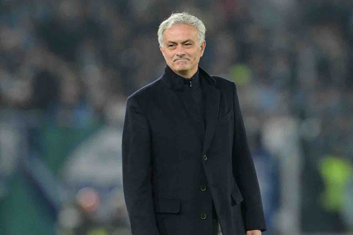 Crisi senza fine, hanno detto basta: "scelto" Mourinho per la panchina