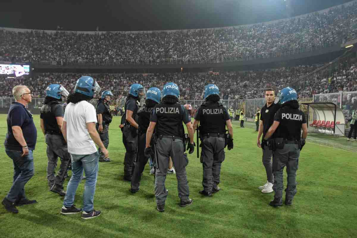 Padova Catania nel caos: partita interrotta