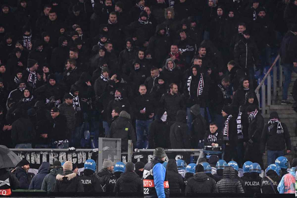  la società chiama le forze dell'ordine per fare l'alcol test all'arbitro