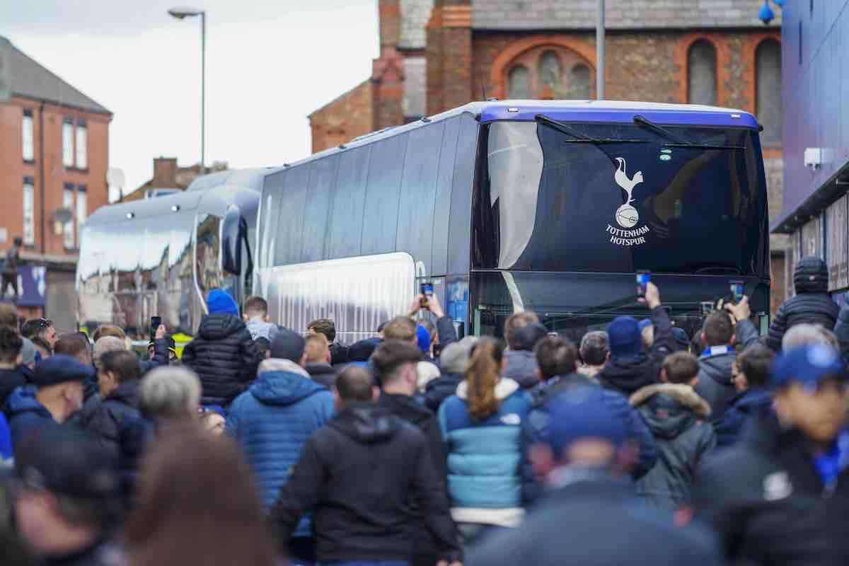 Anticipata Tottenham-Nottingham Forest