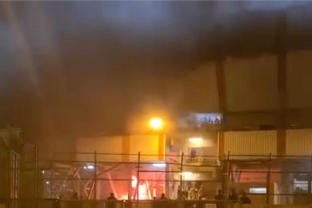 Incendio davanti stadio Southampton, partita annullata