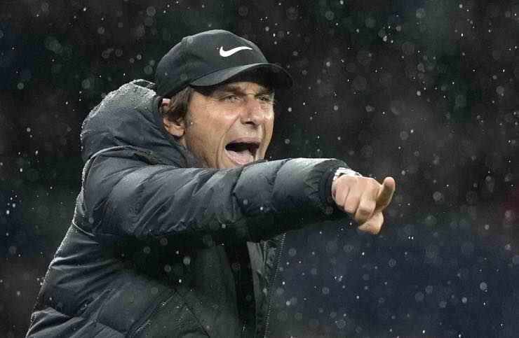 Conte apre al Napoli