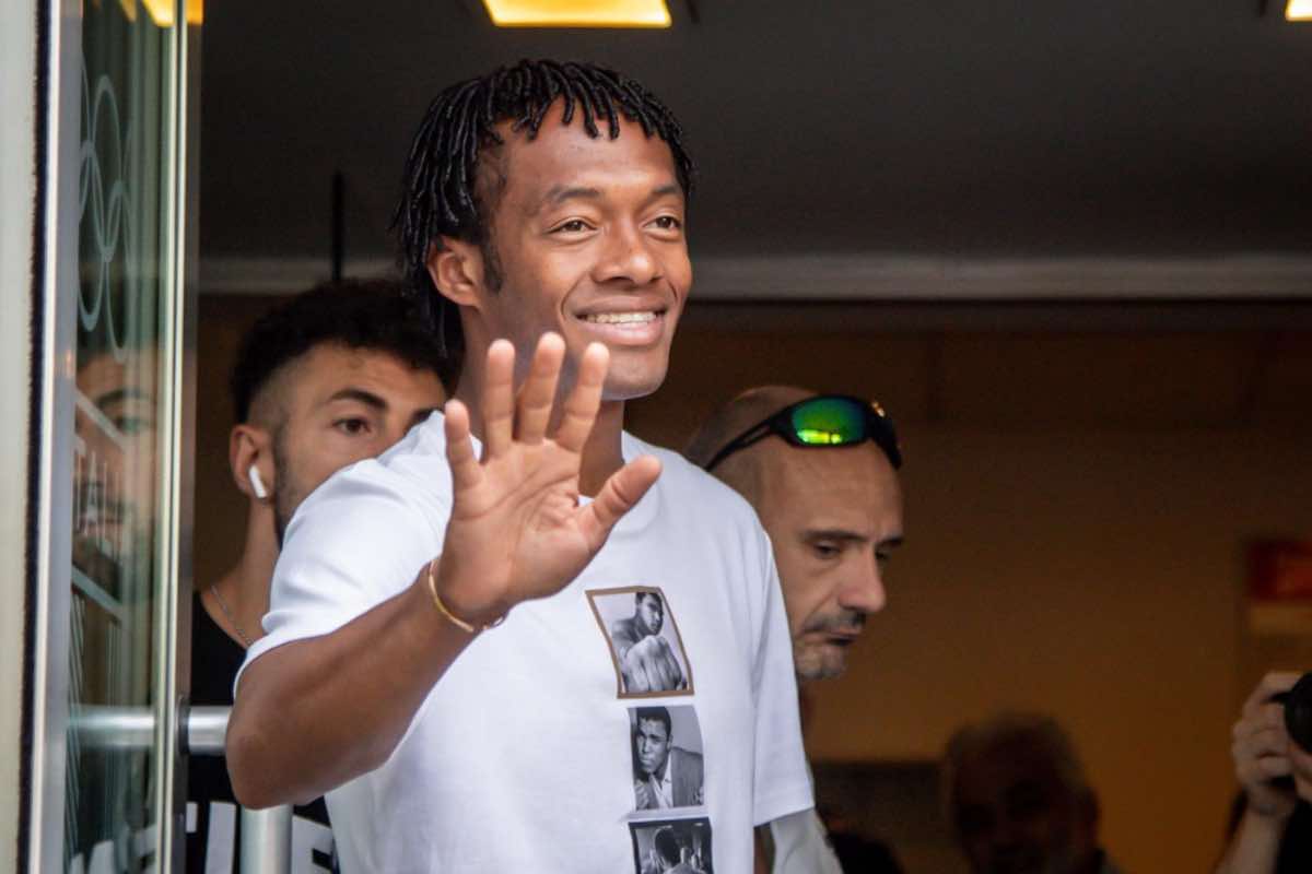 Cuadrado e il coro chi non salta è juventino